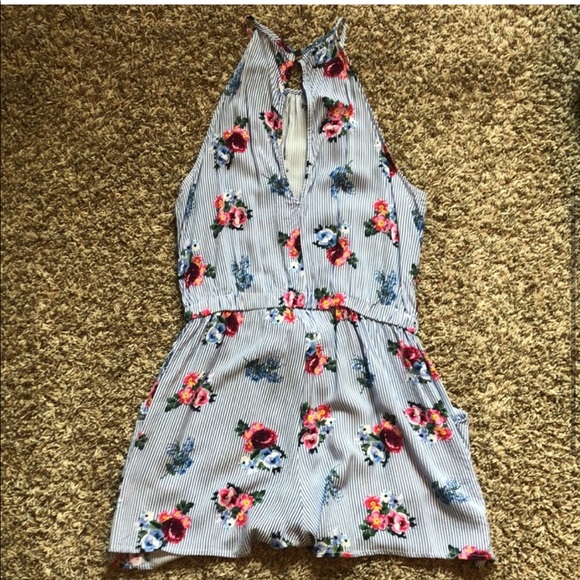 💕🌸EUC worn once floral romper w/ pockets - Picture 3 of 5